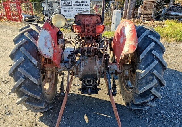 Massey Ferguson 35 - rekisterissä - KATSO VIDEO - جرار: صور 4 Massey Ferguson 35 - rekisterissä - KATSO VIDEO - جرار: صور 4