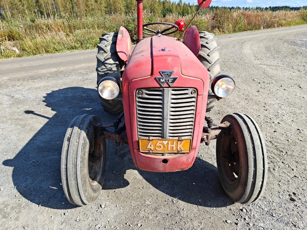 Massey Ferguson 35 traktori alkuperäiskuntoinen, katso video! - جرار: صور 5 Massey Ferguson 35 traktori alkuperäiskuntoinen, katso video! - جرار: صور 5