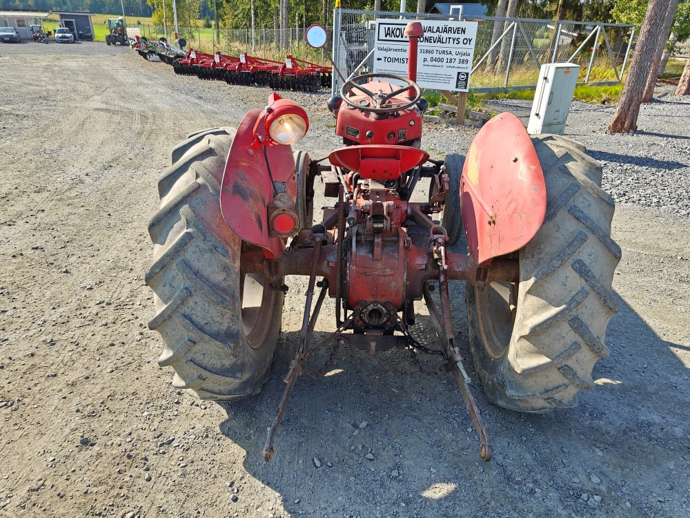 Massey Ferguson 35 traktori alkuperäiskuntoinen, katso video! - جرار: صور 3 Massey Ferguson 35 traktori alkuperäiskuntoinen, katso video! - جرار: صور 3