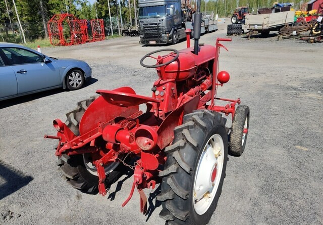 Massey Harris Traktori - bensiini - جرار: صور 5 Massey Harris Traktori - bensiini - جرار: صور 5