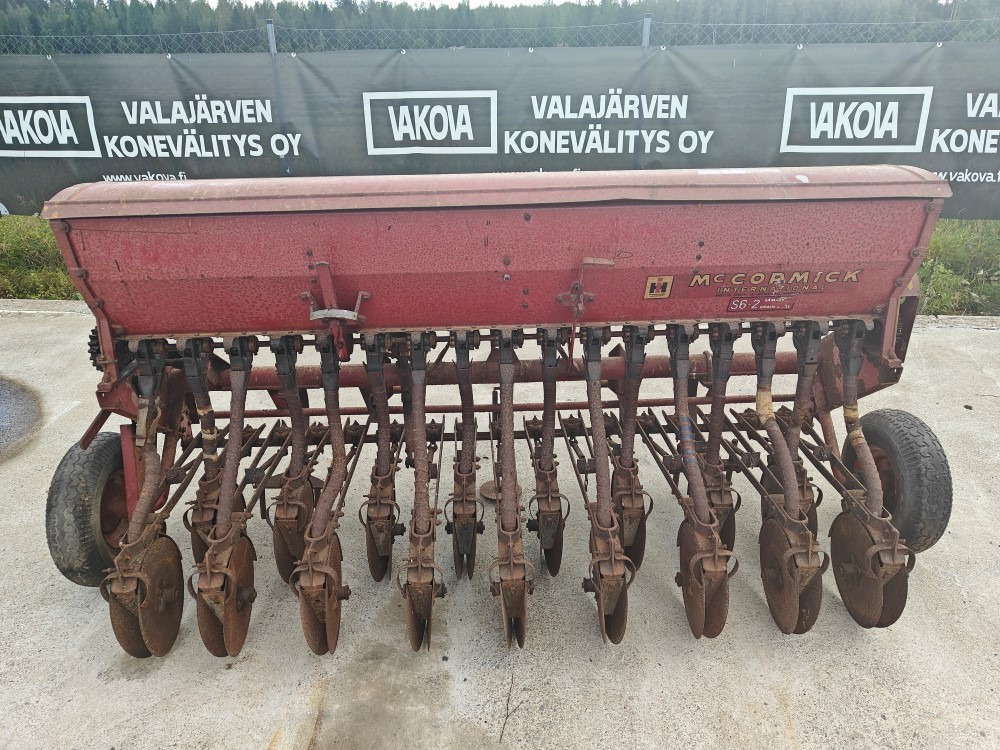McCORMICK International Kylvinkone - 200cm kiekkovantailla - معدات بذار: صور 1 McCORMICK International Kylvinkone - 200cm kiekkovantailla - معدات بذار: صور 1