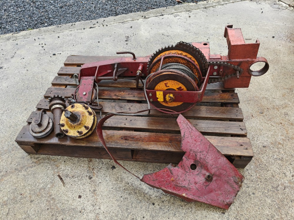 Remet Traktorivinssi - korjattavaksi - آلة تقطيع الخشب: صور 3 Remet Traktorivinssi - korjattavaksi - آلة تقطيع الخشب: صور 3