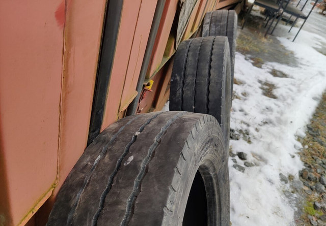 Renkaat 5 kpl koko 205/65R17.5 - الإطارات - الآلات والماكينات الزراعية: صور 3 Renkaat 5 kpl koko 205/65R17.5 - الإطارات - الآلات والماكينات الزراعية: صور 3