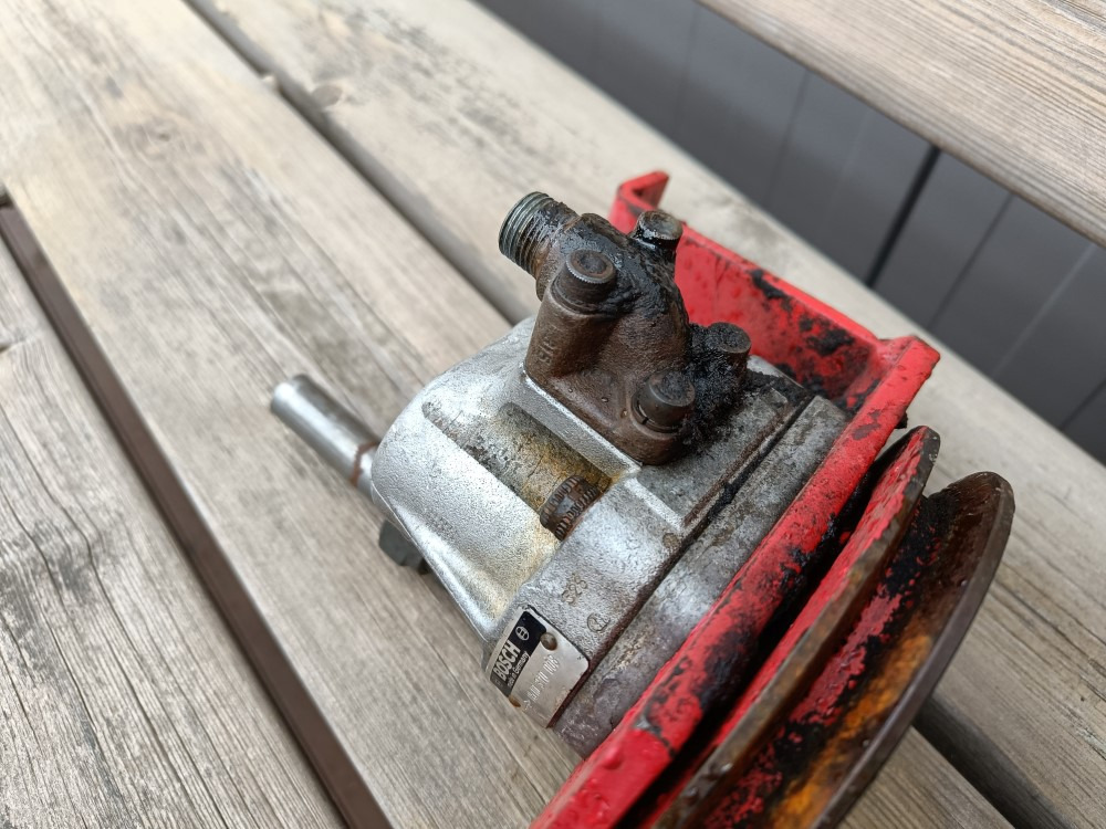 حصادة شاملة Sampo 410 hydrauliikkapumppu: صور 6