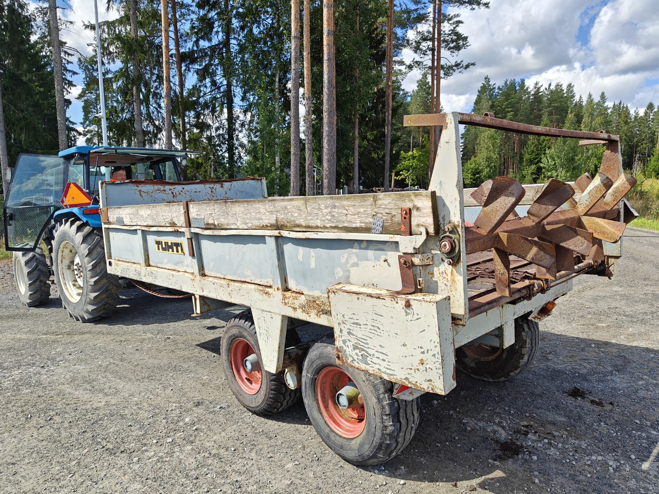 Tuhti yleisperävaunu - telikärry - 8000kg - نثر السماد: صور 2 Tuhti yleisperävaunu - telikärry - 8000kg - نثر السماد: صور 2