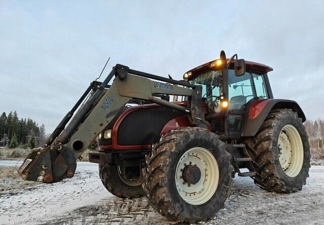 Valtra T190 HiTech etukuormaajalla - جرار: صور 2 Valtra T190 HiTech etukuormaajalla - جرار: صور 2