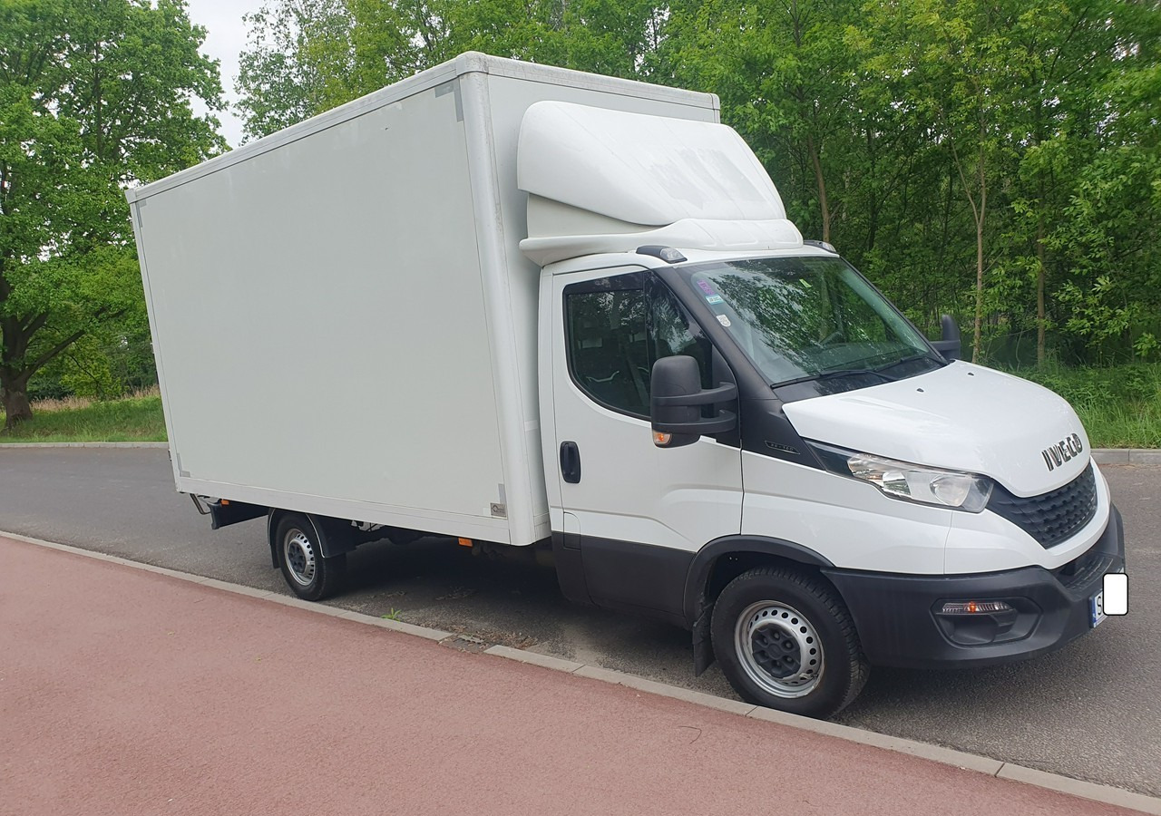 Iveco 35 Daily 35S15 - الشاحنات الصغيرة صندوق مغلق: صور 4 Iveco 35 Daily 35S15 - الشاحنات الصغيرة صندوق مغلق: صور 4