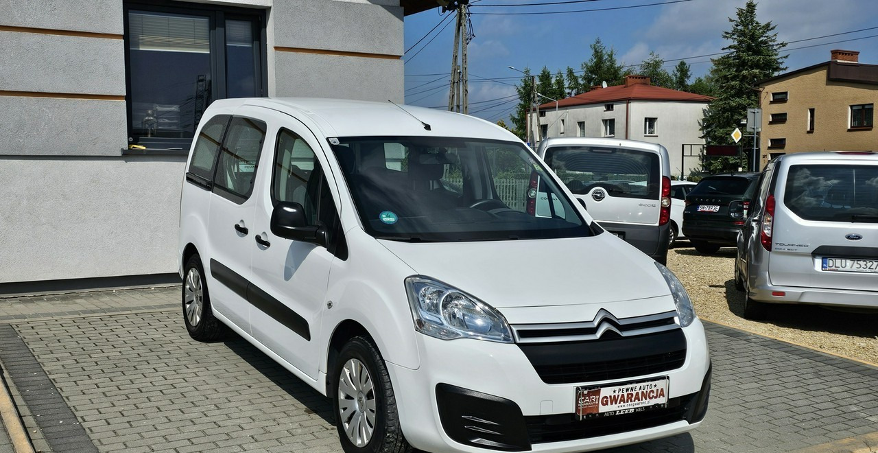 Peugeot Partner II 5 -osobowy - سيارة: صور 2 Peugeot Partner II 5 -osobowy - سيارة: صور 2