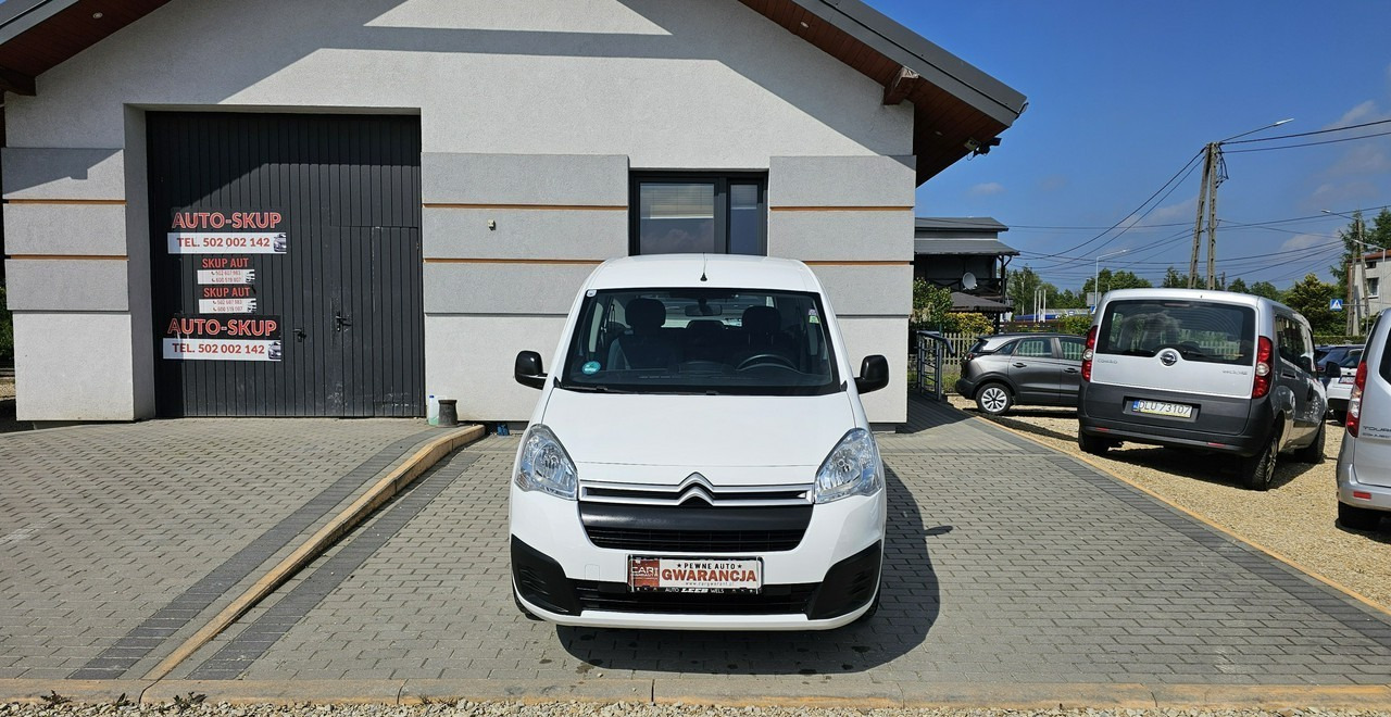 Peugeot Partner II 5 -osobowy - سيارة: صور 3 Peugeot Partner II 5 -osobowy - سيارة: صور 3