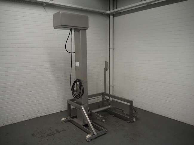 Carsoe mobile lifter HKV200 - آلة الغذاء: صور 1 Carsoe mobile lifter HKV200 - آلة الغذاء: صور 1