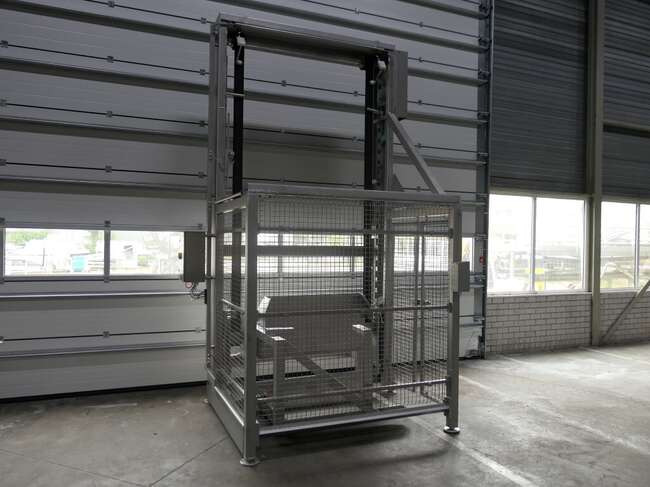 Lachnit lifter for palletboxes 322 L - آلة الغذاء: صور 1 Lachnit lifter for palletboxes 322 L - آلة الغذاء: صور 1