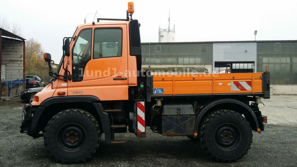 Mercedes-Benz Unimog U 300 Kipper Zugmaschine Kommunalhydraulik U 500 400 U 300 Kipper Zugmaschine Kommunalhydraulik U 500 400 - سيارة بلدية: صور 5 Mercedes-Benz Unimog U 300 Kipper Zugmaschine Kommunalhydraulik U 500 400 U 300 Kipper Zugmaschine Kommunalhydraulik U 500 400 - سيارة بلدية: صور 5