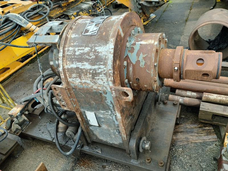 Bauer RG15T UM.50 + drill STDS AD3500 - آلة حفر: صور 4 Bauer RG15T UM.50 + drill STDS AD3500 - آلة حفر: صور 4