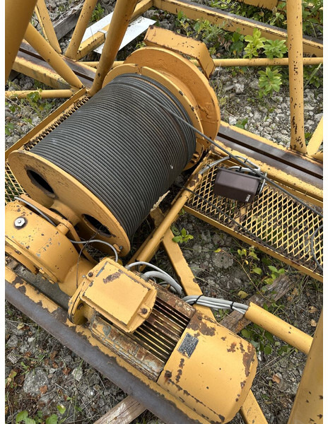 Liebherr 140EC-H10, 1993yom, 40jib, 23,5m huh - رافعة برجية: صور 5 Liebherr 140EC-H10, 1993yom, 40jib, 23,5m huh - رافعة برجية: صور 5