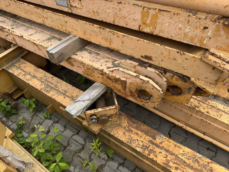 Liebherr 185/200HC Undercarriage 6x6 + 2x A block - رافعة برجية: صور 4 Liebherr 185/200HC Undercarriage 6x6 + 2x A block - رافعة برجية: صور 4
