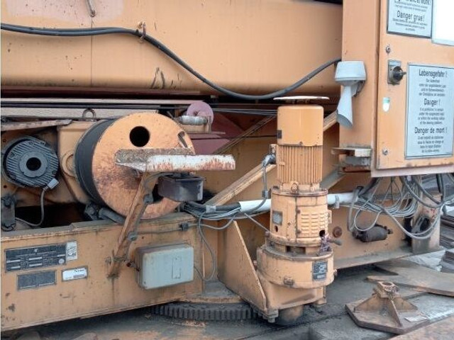 Liebherr 32K, 1992 yom, cabin stering, loco PL - رافعة ذاتية التركيب: صور 3 Liebherr 32K, 1992 yom, cabin stering, loco PL - رافعة ذاتية التركيب: صور 3