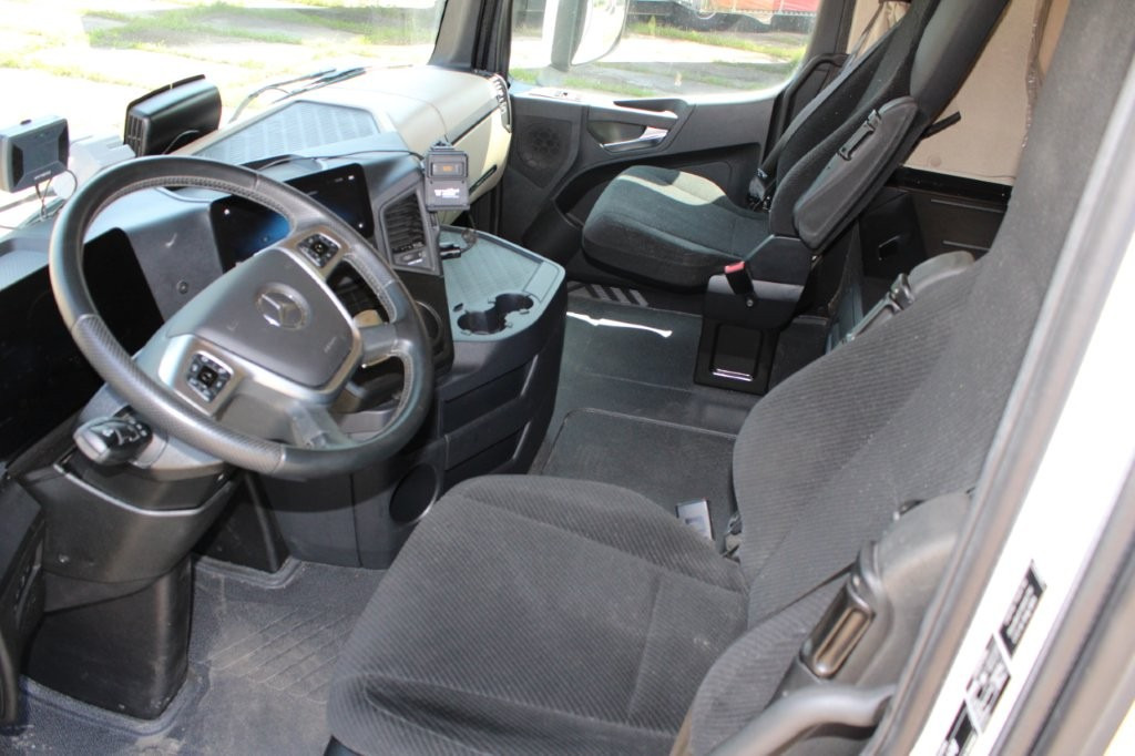 تأجير  Mercedes-Benz Actros 2542 NAVIGACE + PANAV (8,20m x 2,48m x 3m) Mercedes-Benz Actros 2542 NAVIGACE + PANAV (8,20m x 2,48m x 3m): صور 6