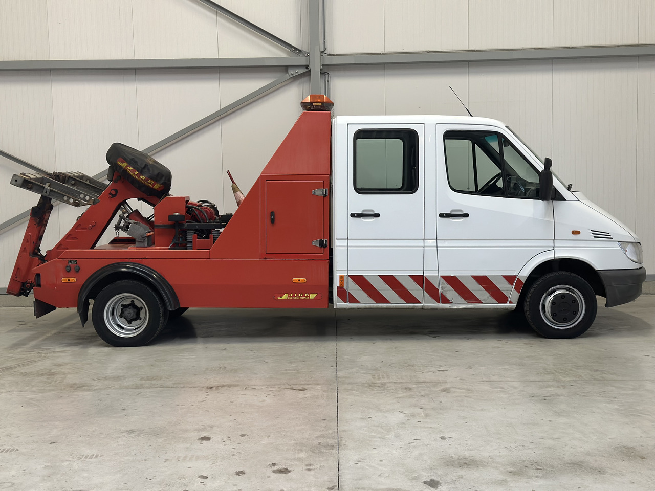 Mersedes Sprinter 413 - سيارة السحب للتصليح: صور 4 Mersedes Sprinter 413 - سيارة السحب للتصليح: صور 4