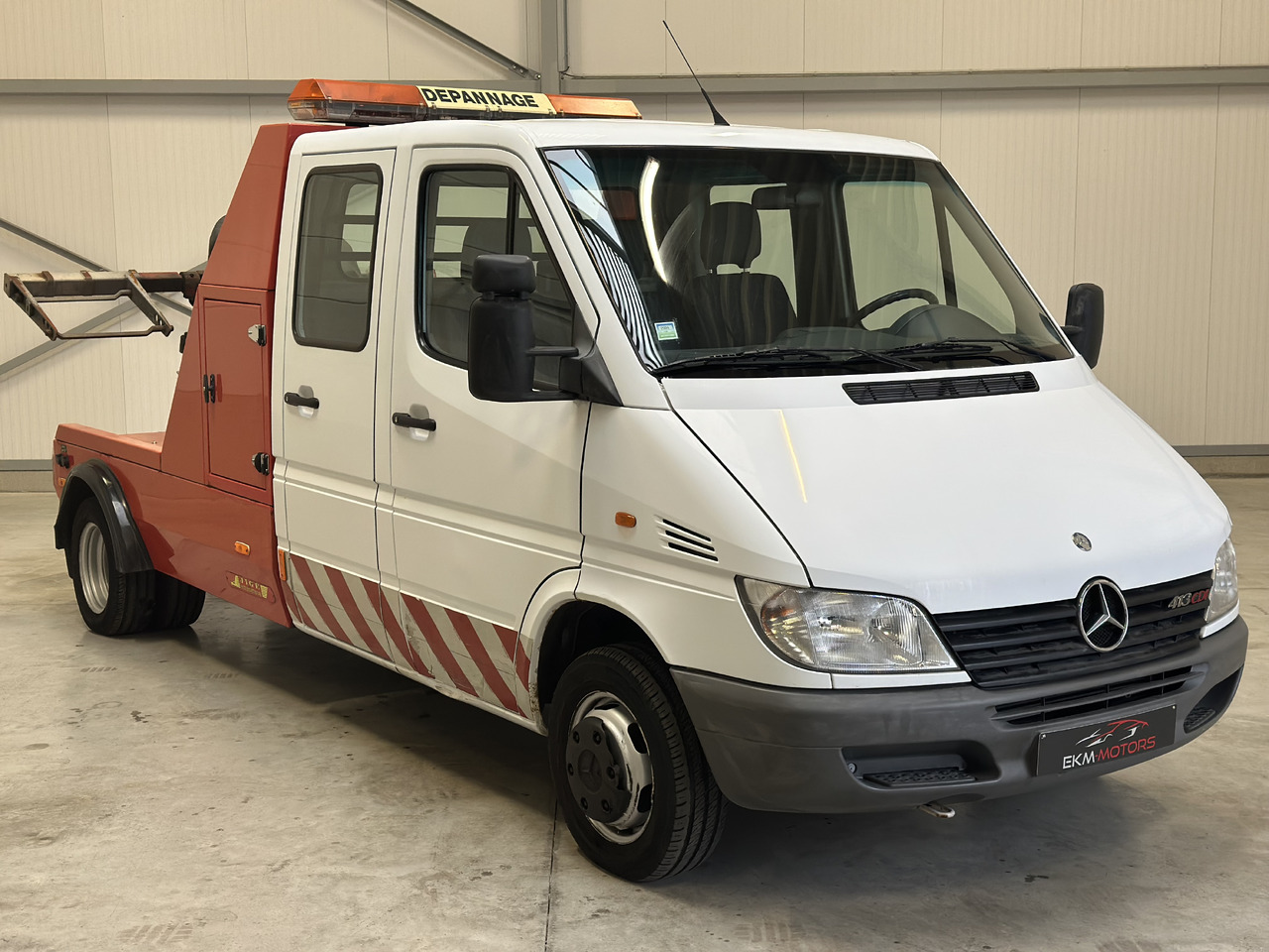 Mersedes Sprinter 413 - سيارة السحب للتصليح: صور 3 Mersedes Sprinter 413 - سيارة السحب للتصليح: صور 3