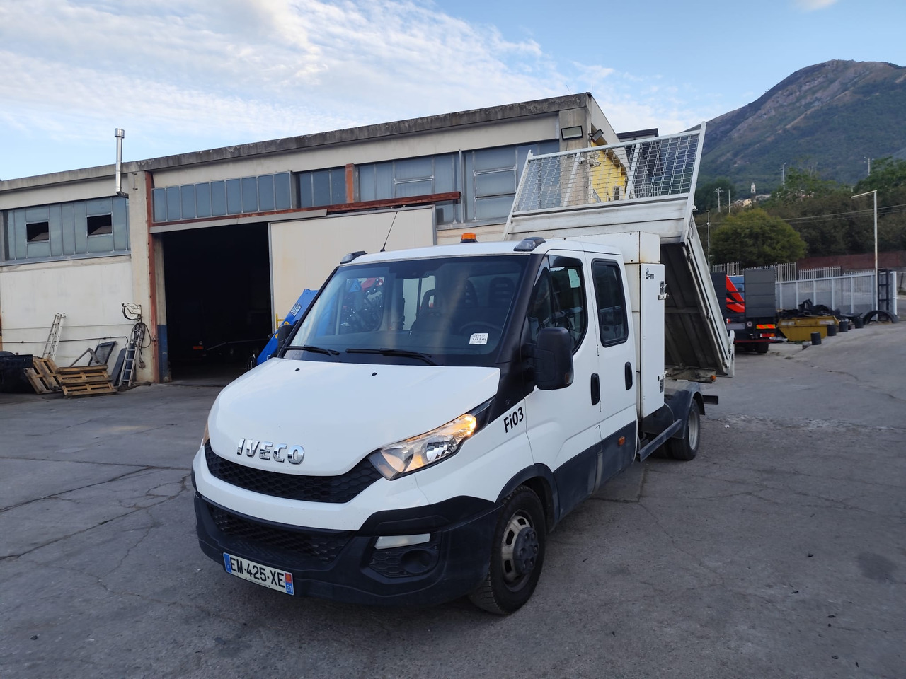 IVECO DAILY 35-140 - قلاب صغير: صور 1 IVECO DAILY 35-140 - قلاب صغير: صور 1