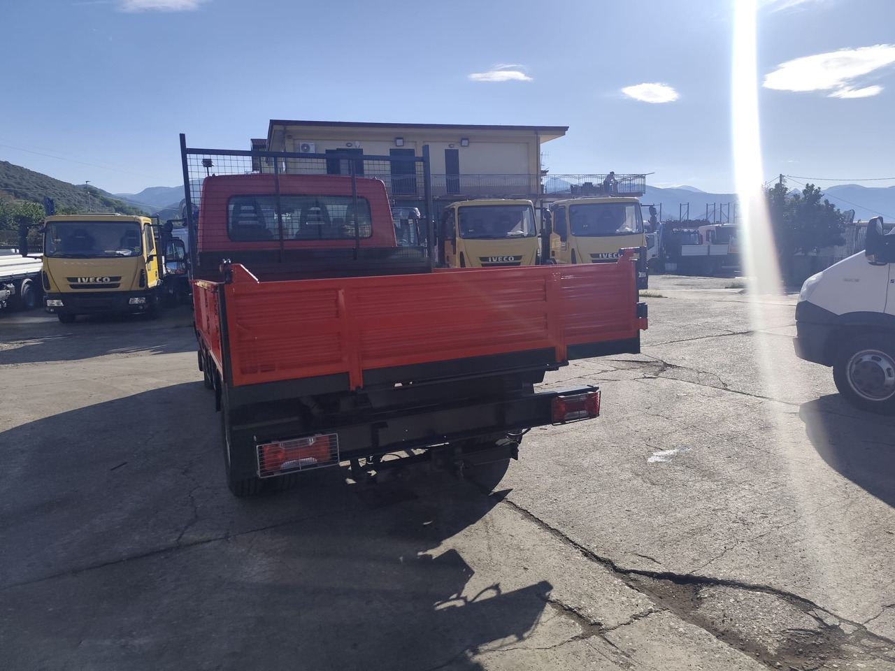 قلاب صغير IVECO DAILY 35C13: صور 13