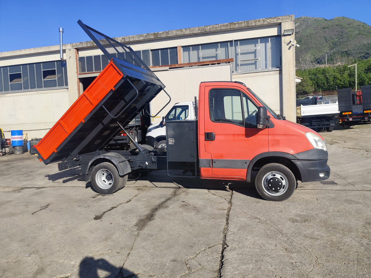 IVECO DAILY 35C13 - قلابات: صور 5 IVECO DAILY 35C13 - قلابات: صور 5