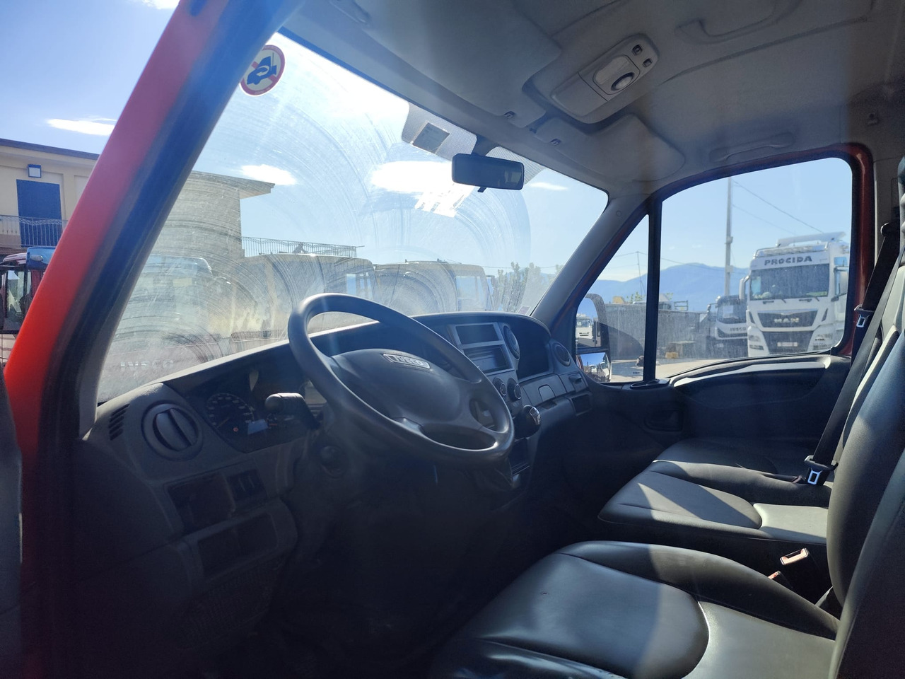 قلاب صغير IVECO DAILY 35C13: صور 9