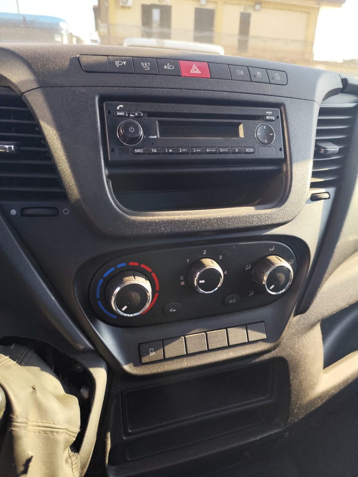 IVECO DAILY 35C15 - شاحنة كرين, قلاب صغير: صور 5 IVECO DAILY 35C15 - شاحنة كرين, قلاب صغير: صور 5