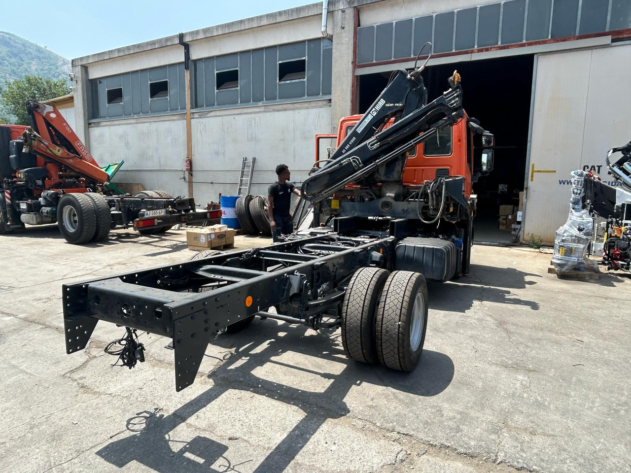 IVECO EUROCARGO 120-190L - شاحنة كرين: صور 5 IVECO EUROCARGO 120-190L - شاحنة كرين: صور 5