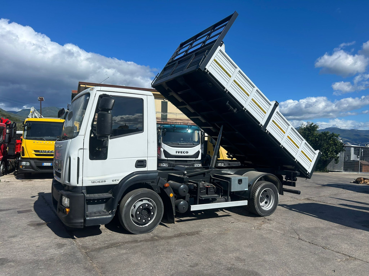 IVECO EUROCARGO 120E25 - قلابات: صور 3 IVECO EUROCARGO 120E25 - قلابات: صور 3