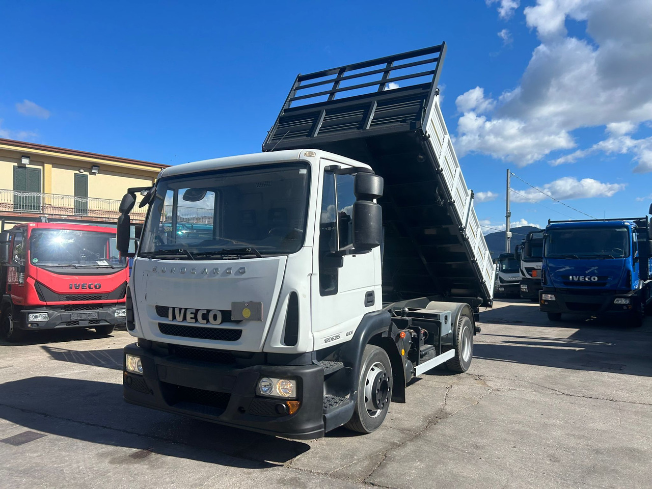 IVECO EUROCARGO 120E25 - قلابات: صور 4 IVECO EUROCARGO 120E25 - قلابات: صور 4
