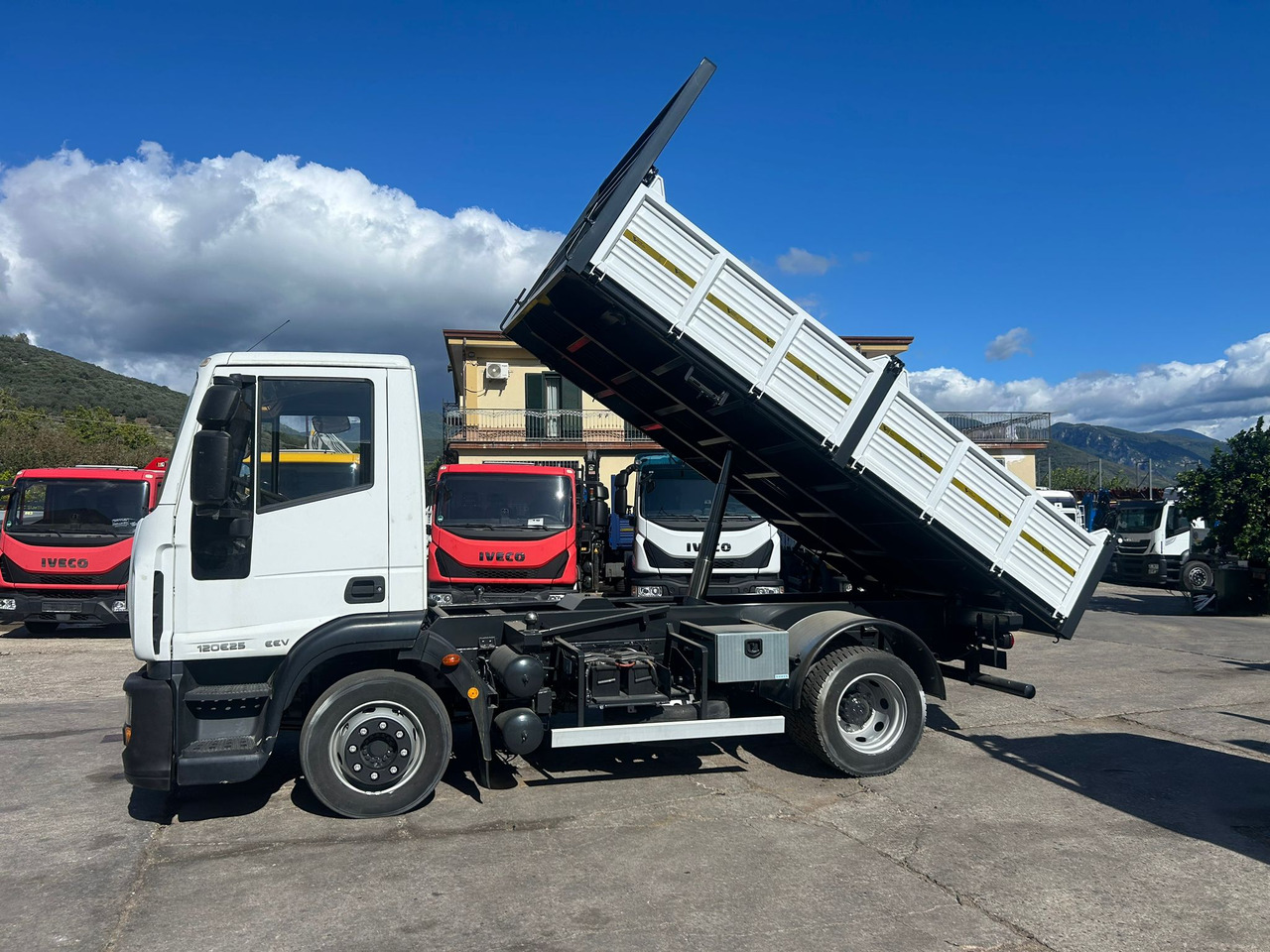 IVECO EUROCARGO 120E25 - قلابات: صور 2 IVECO EUROCARGO 120E25 - قلابات: صور 2
