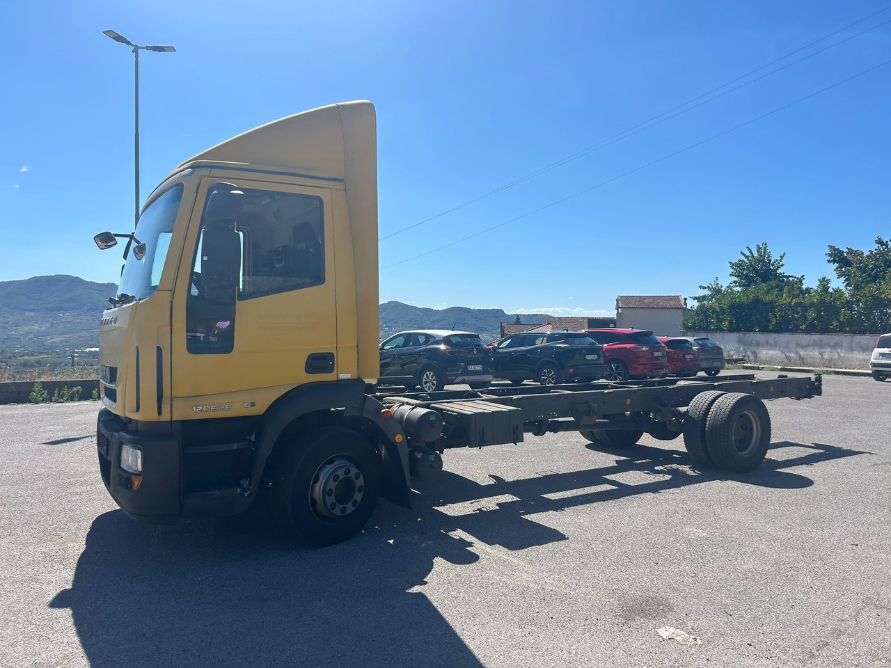 IVECO EUROCARGO 120E28P - الشاسيه شاحنة: صور 5 IVECO EUROCARGO 120E28P - الشاسيه شاحنة: صور 5