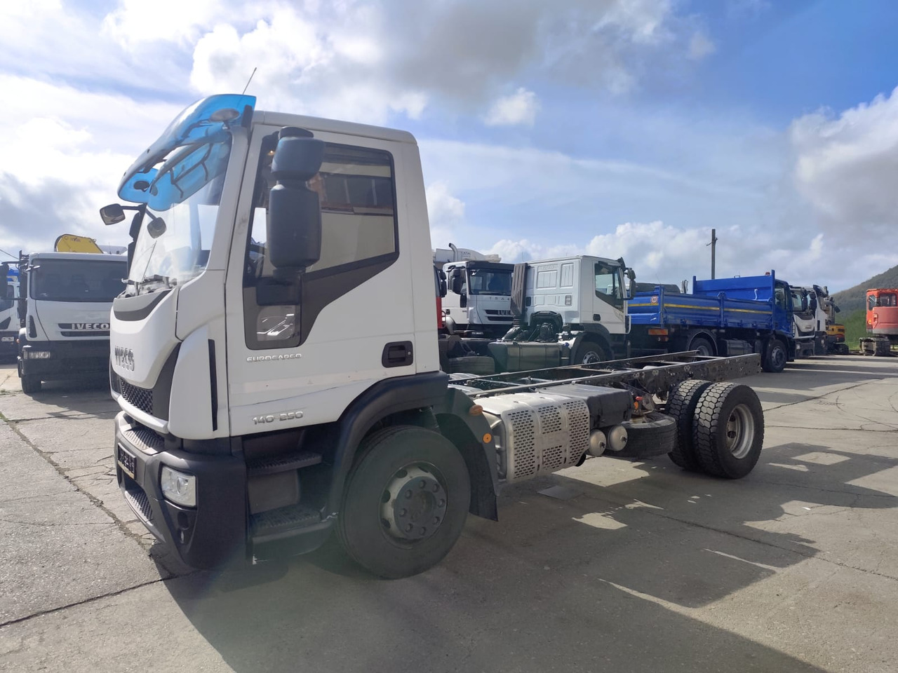 IVECO EUROCARGO 140-250 - الشاسيه شاحنة: صور 3 IVECO EUROCARGO 140-250 - الشاسيه شاحنة: صور 3