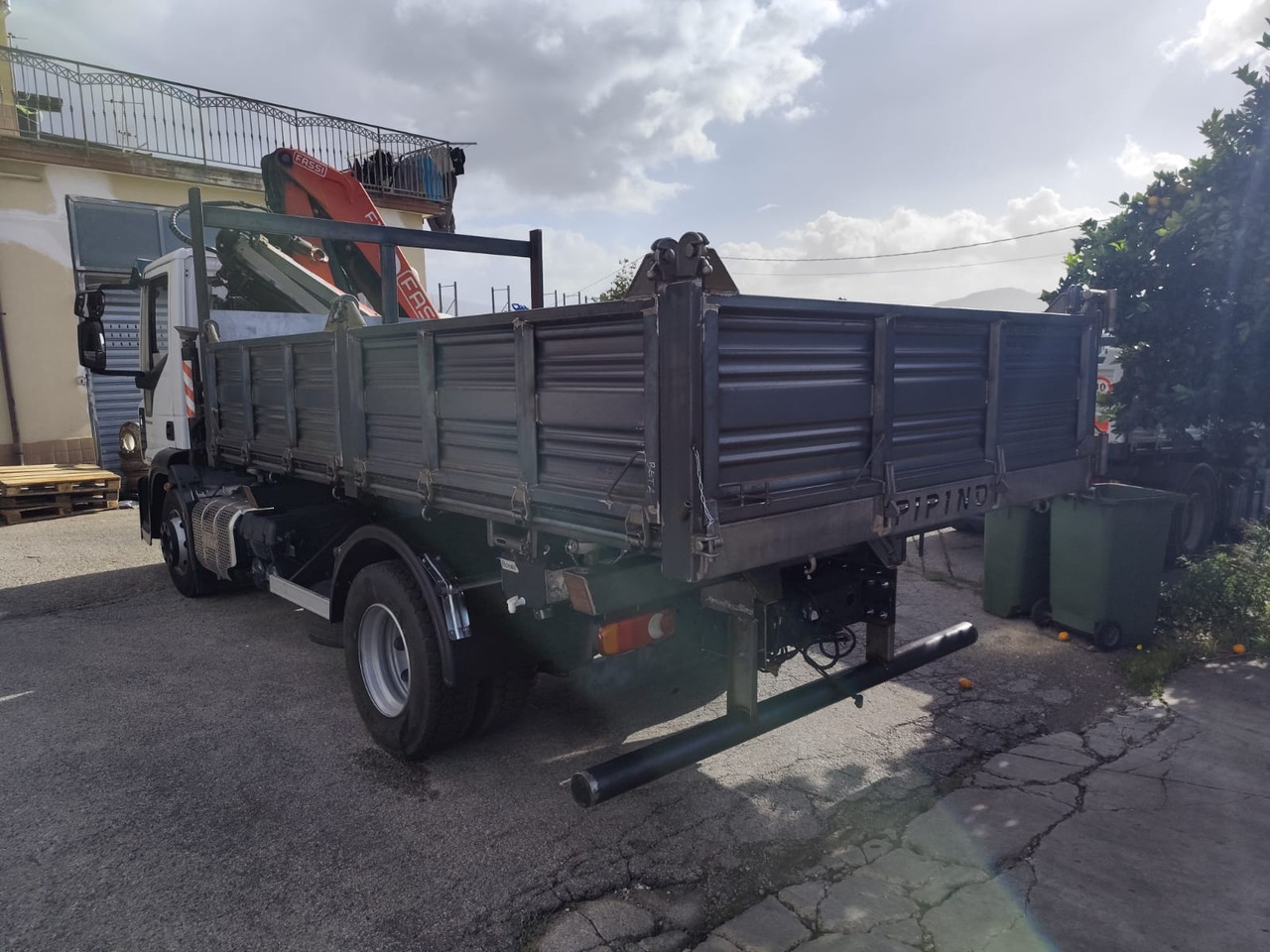 IVECO EUROCARGO 140-250 - شاحنة كرين: صور 4 IVECO EUROCARGO 140-250 - شاحنة كرين: صور 4