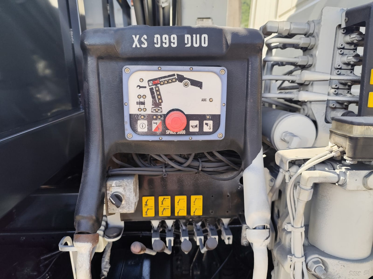 IVECO EUROCARGO 140-250 - شاحنة كرين: صور 2 IVECO EUROCARGO 140-250 - شاحنة كرين: صور 2