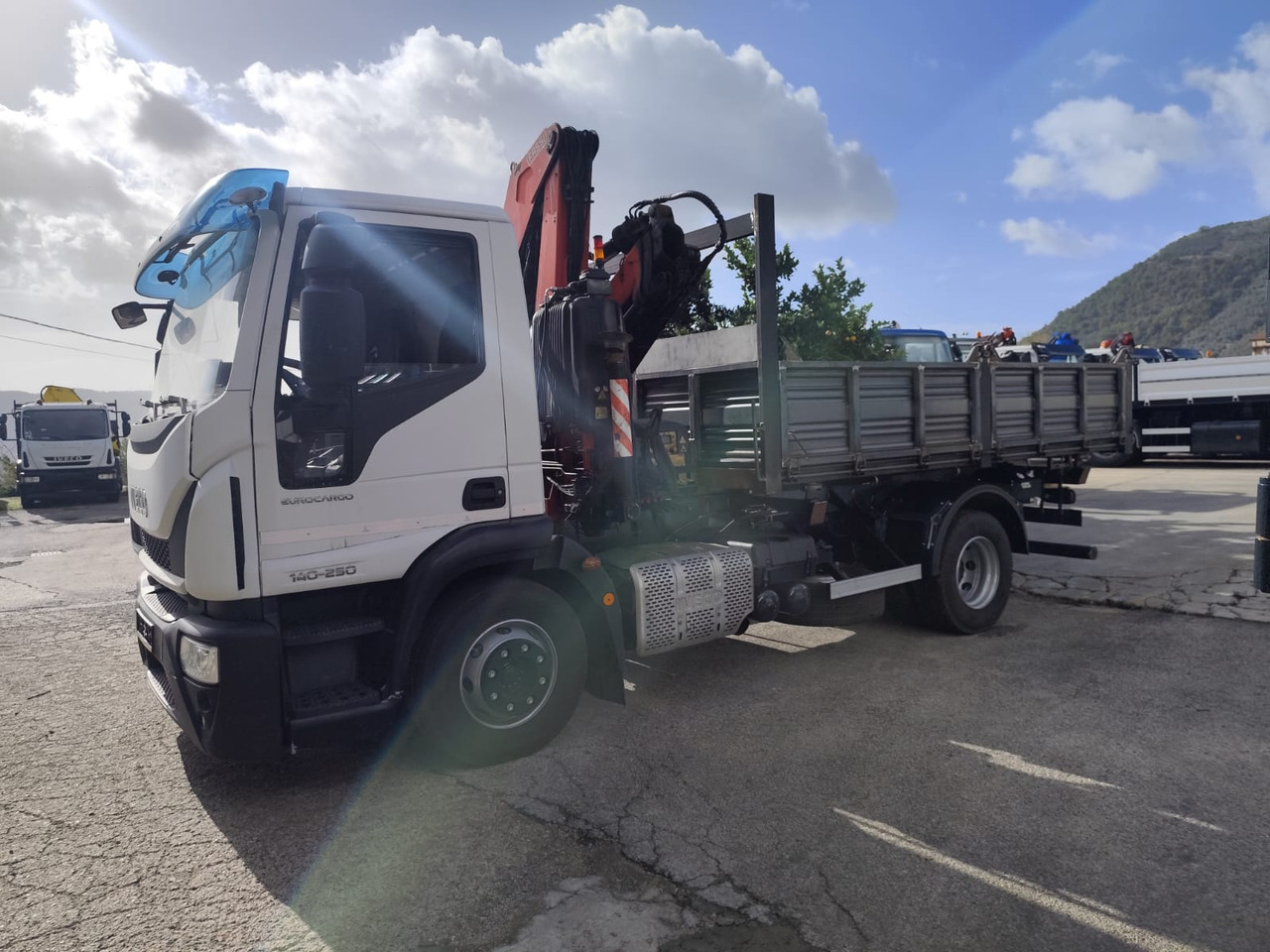 IVECO EUROCARGO 140-250 - شاحنة كرين: صور 2 IVECO EUROCARGO 140-250 - شاحنة كرين: صور 2