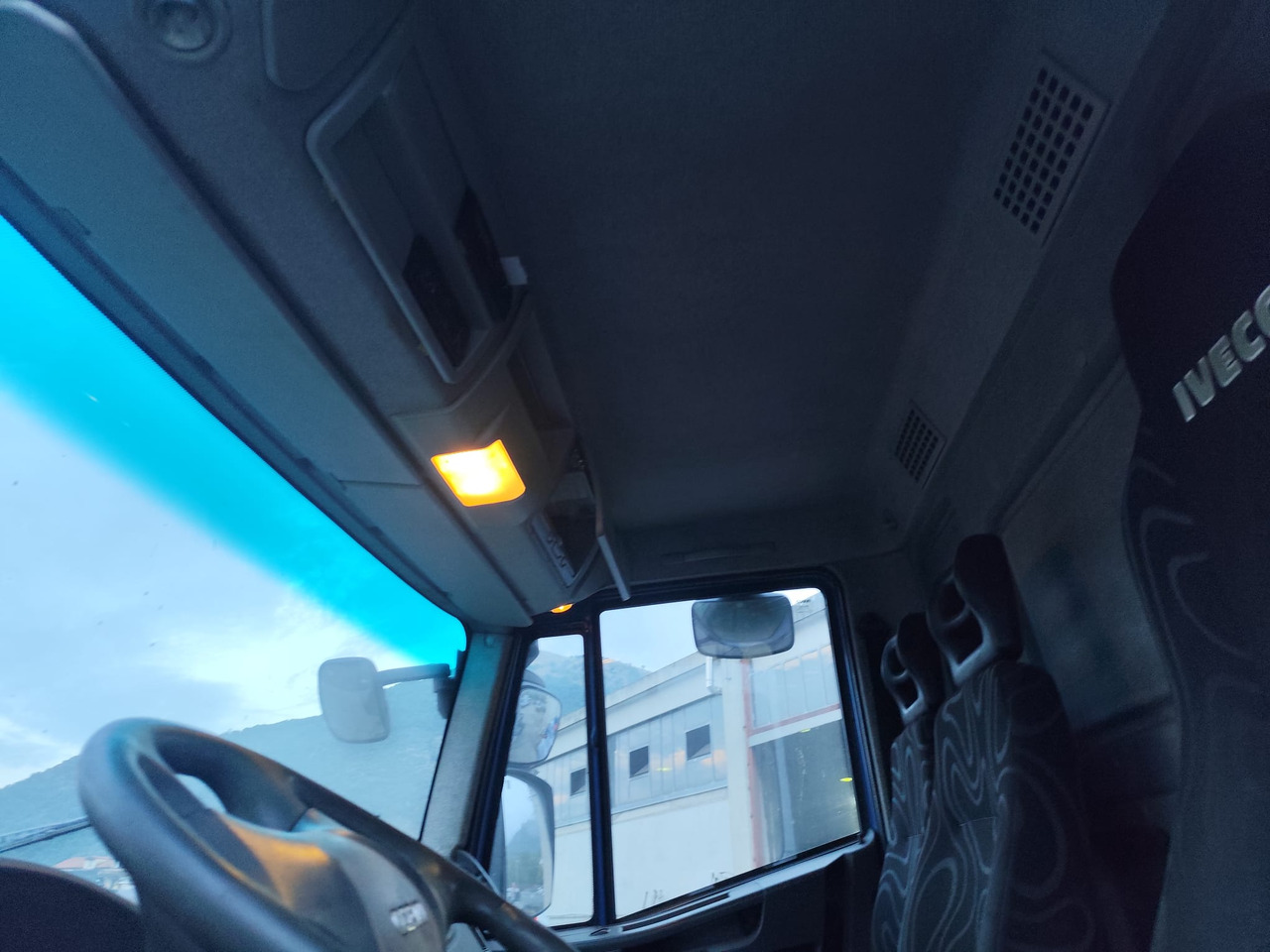 IVECO EUROCARGO 140E25 - قلابات: صور 2 IVECO EUROCARGO 140E25 - قلابات: صور 2