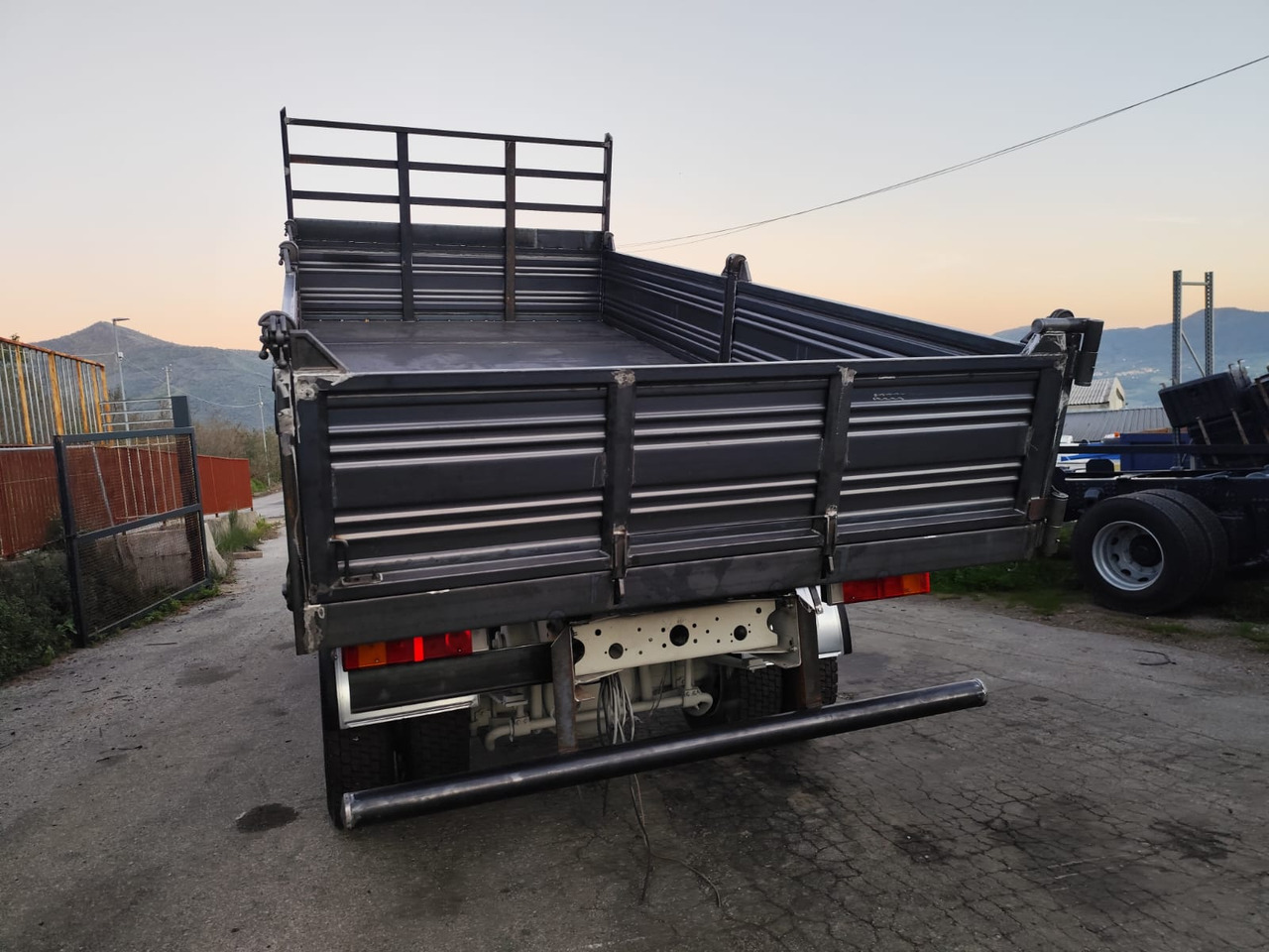 IVECO EUROCARGO 150E25 - قلابات: صور 4 IVECO EUROCARGO 150E25 - قلابات: صور 4