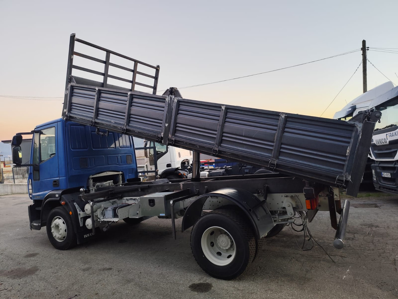 IVECO EUROCARGO 150E25 - قلابات: صور 3 IVECO EUROCARGO 150E25 - قلابات: صور 3