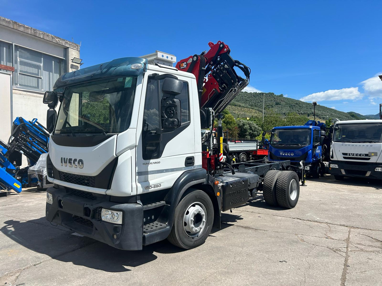 IVECO EUROCARGO 160-250 - شاحنة كرين: صور 1 IVECO EUROCARGO 160-250 - شاحنة كرين: صور 1