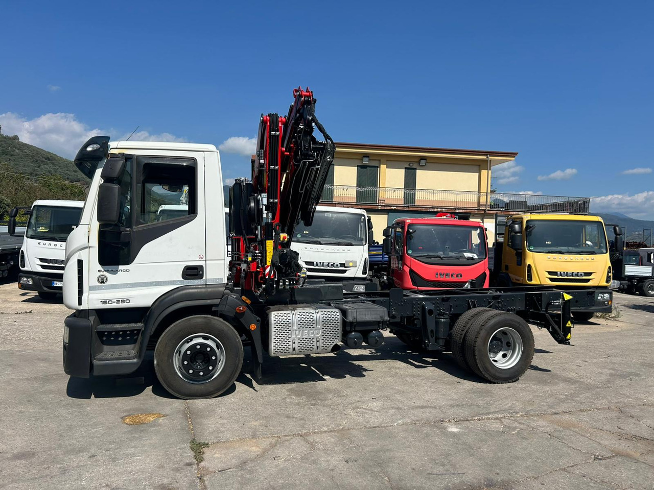 IVECO EUROCARGO 160-280 - شاحنة كرين: صور 3 IVECO EUROCARGO 160-280 - شاحنة كرين: صور 3