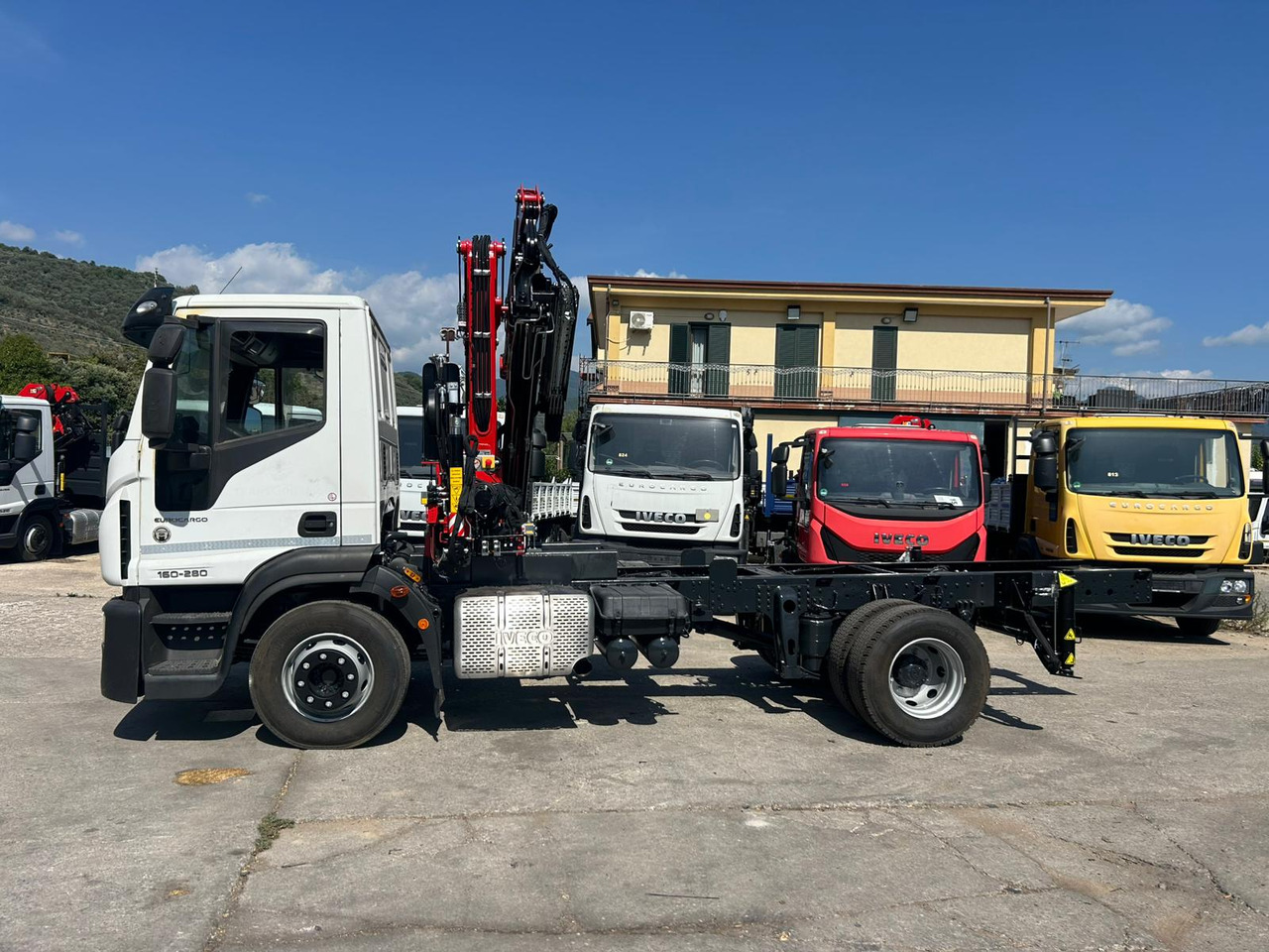 IVECO EUROCARGO 160-280 - شاحنة كرين: صور 2 IVECO EUROCARGO 160-280 - شاحنة كرين: صور 2