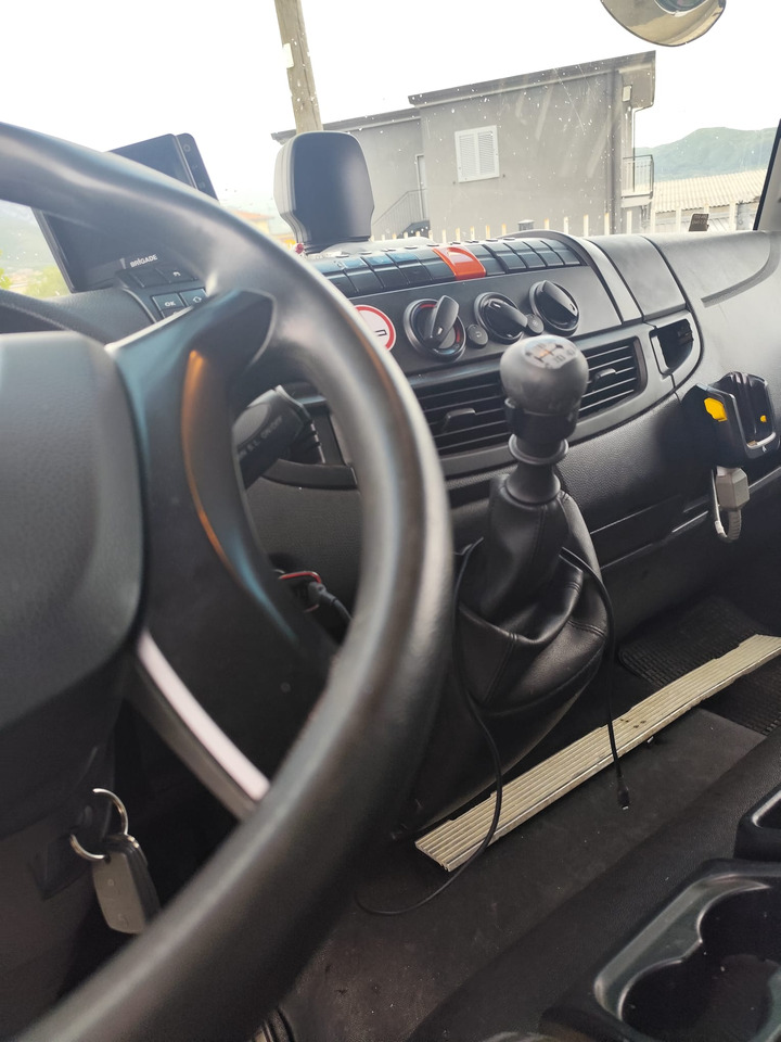 IVECO EUROCARGO 160-280 - بصندوق مغلق شاحنة, شاحنة كرين: صور 5 IVECO EUROCARGO 160-280 - بصندوق مغلق شاحنة, شاحنة كرين: صور 5