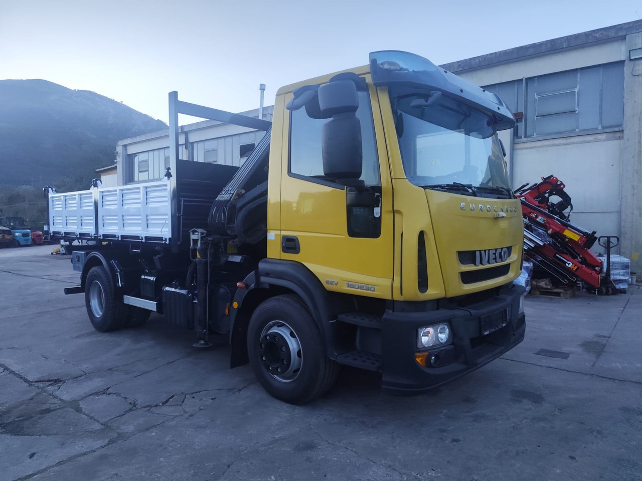 تأجير IVECO EUROCARGO 160E30 IVECO EUROCARGO 160E30: صور 22