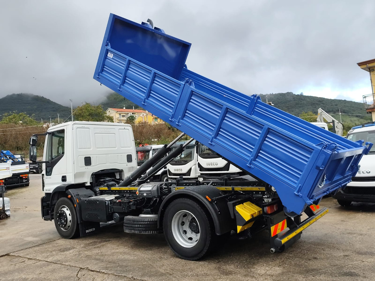 IVECO EUROCARGO 180-250 - شاحنة ذات الخطاف, شاحنة كرين: صور 3 IVECO EUROCARGO 180-250 - شاحنة ذات الخطاف, شاحنة كرين: صور 3