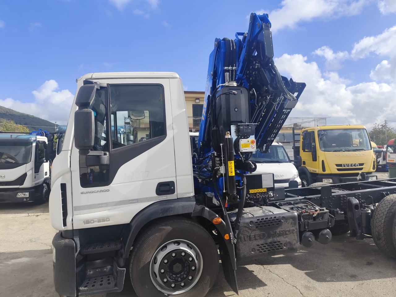 IVECO EUROCARGO 180-250 - شاحنة كرين, شاحنة كرين: صور 3 IVECO EUROCARGO 180-250 - شاحنة كرين, شاحنة كرين: صور 3
