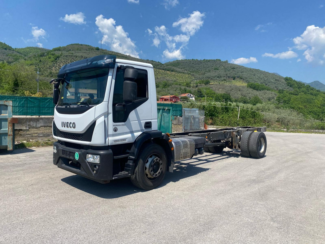 IVECO EUROCARGO 180-320 - الشاسيه شاحنة: صور 1 IVECO EUROCARGO 180-320 - الشاسيه شاحنة: صور 1