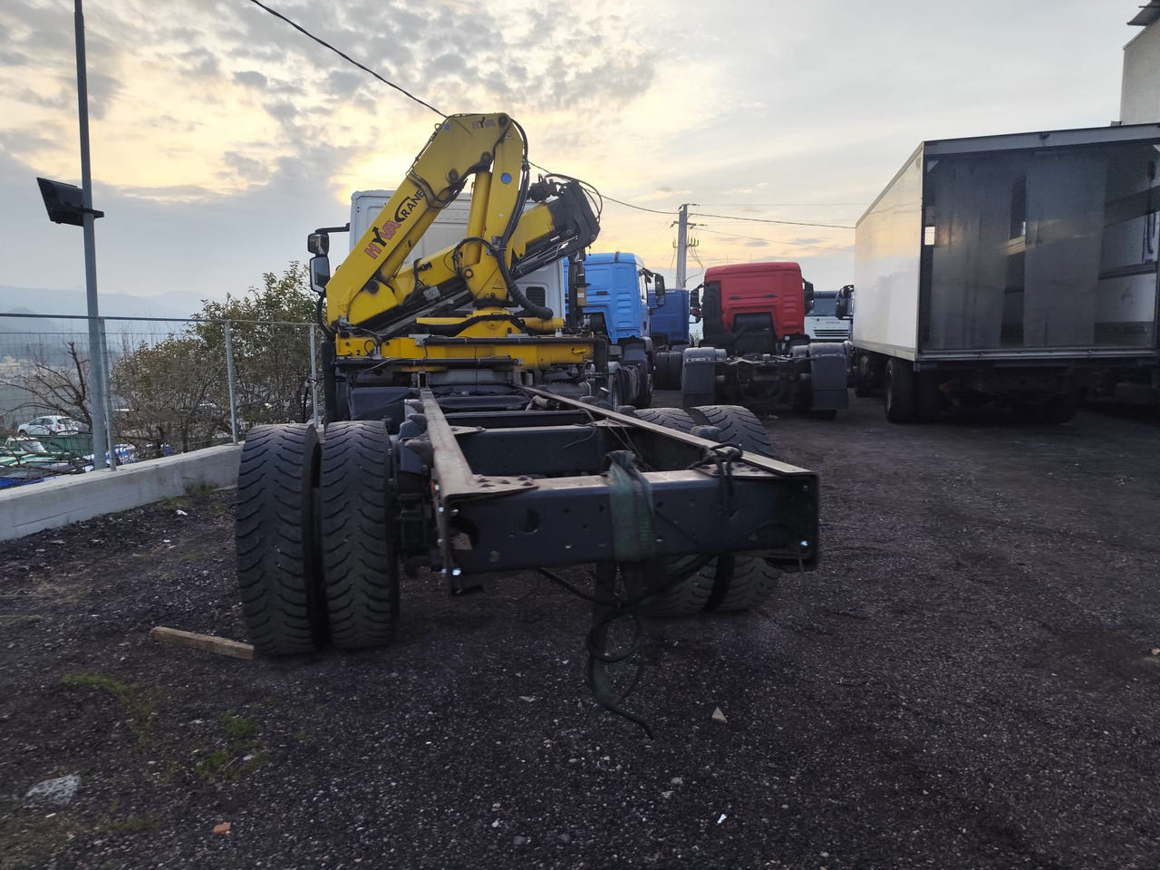 قلابات, شاحنة كرين IVECO EUROCARGO 180E30: صور 17