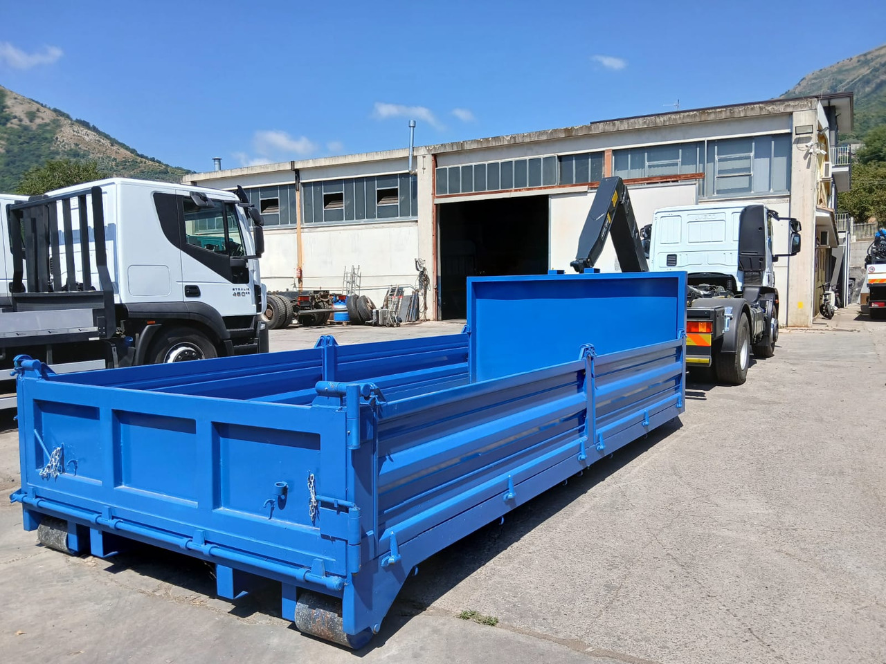 IVECO EUROCARGO 190EL25 - شاحنة ذات الخطاف: صور 3 IVECO EUROCARGO 190EL25 - شاحنة ذات الخطاف: صور 3